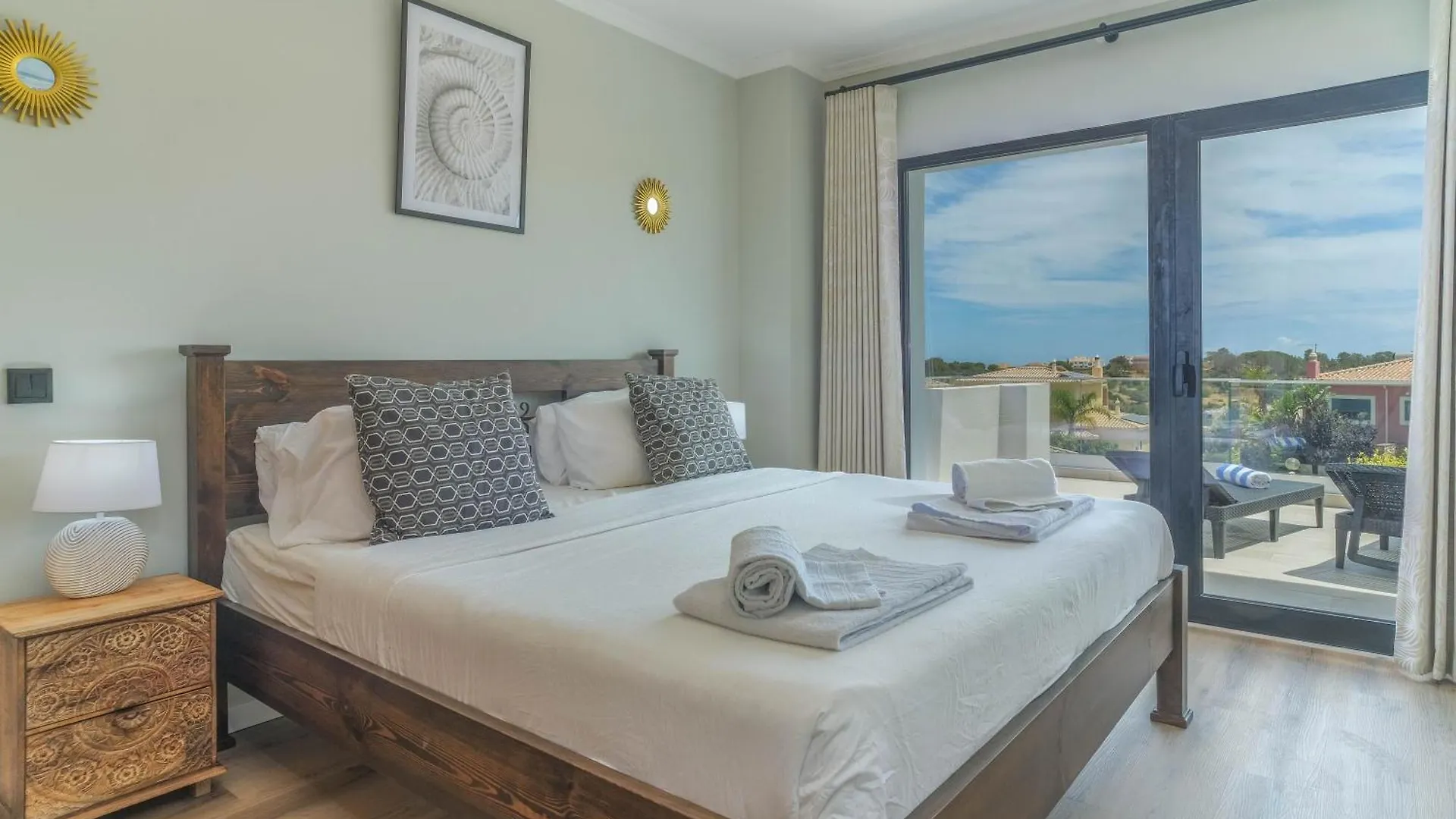 Casa Talay 4 Bedroom Pool Villa - Meia Praia Beach, Lagos 0*,  Portekiz
